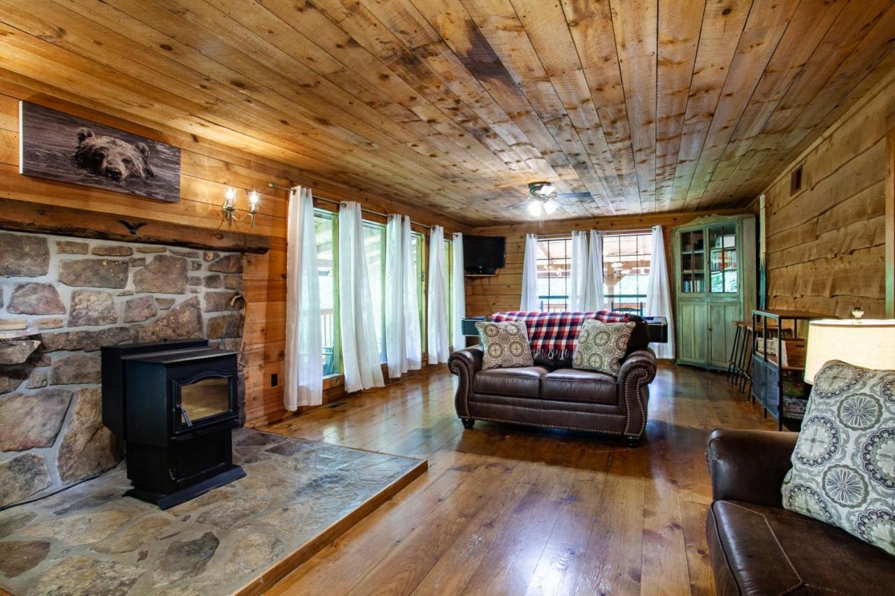 Forest Home Hot Tub Fire Pit Pool Table Pigeon Forge Exterior foto